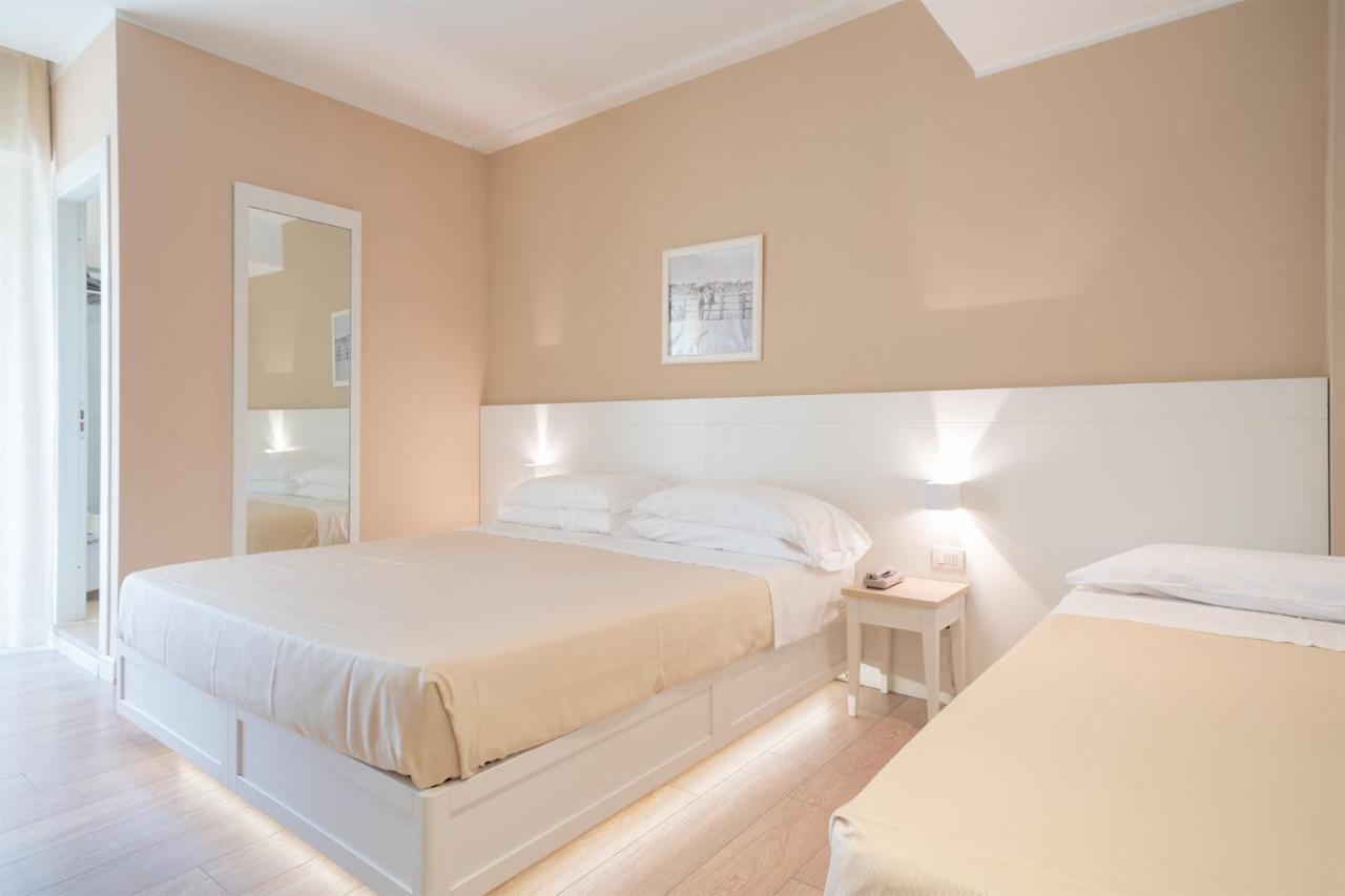 Hotel Bristol Каттоліка Екстер'єр фото