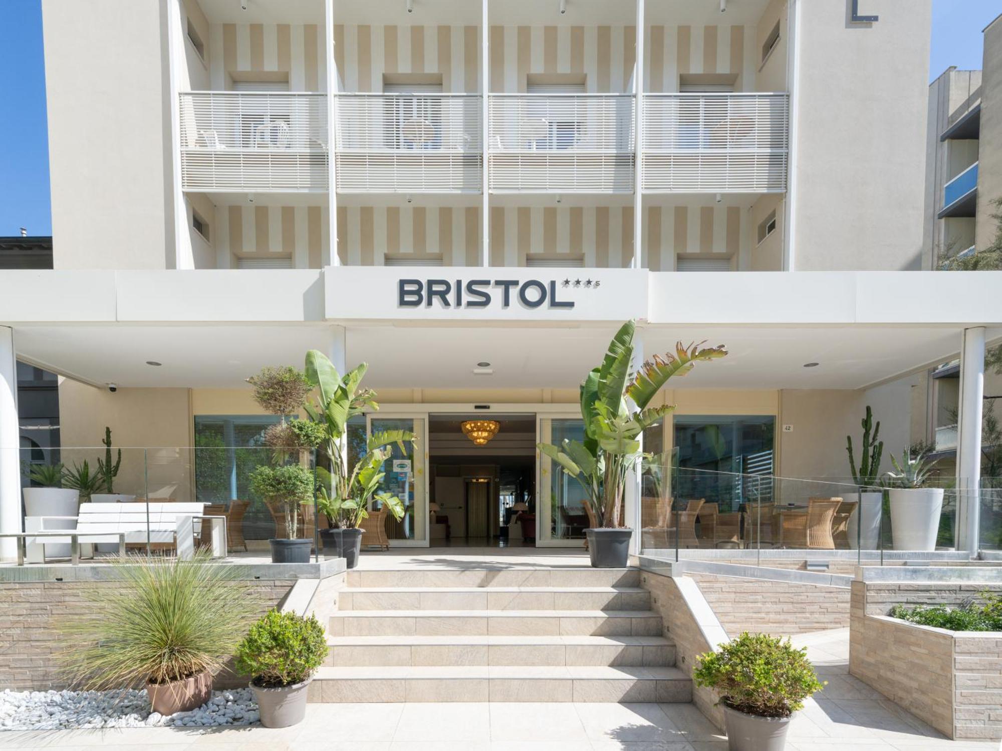 Hotel Bristol Каттоліка Екстер'єр фото