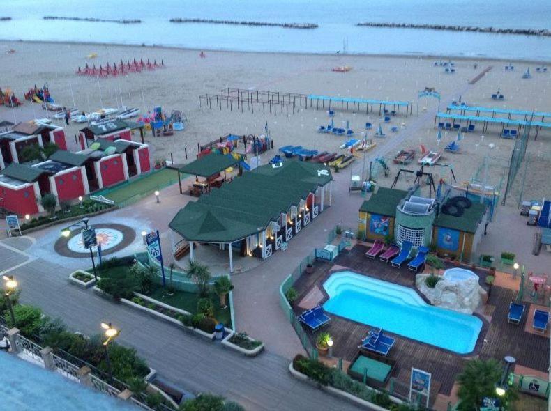 Hotel Bristol Каттоліка Екстер'єр фото