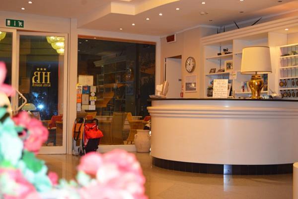 Hotel Bristol Каттоліка Екстер'єр фото