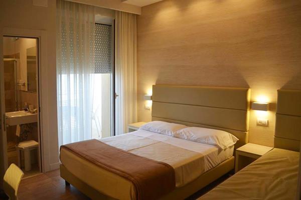 Hotel Bristol Каттоліка Екстер'єр фото