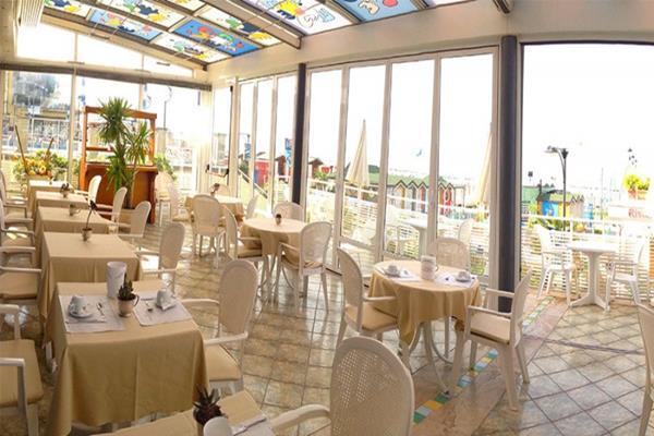 Hotel Bristol Каттоліка Екстер'єр фото